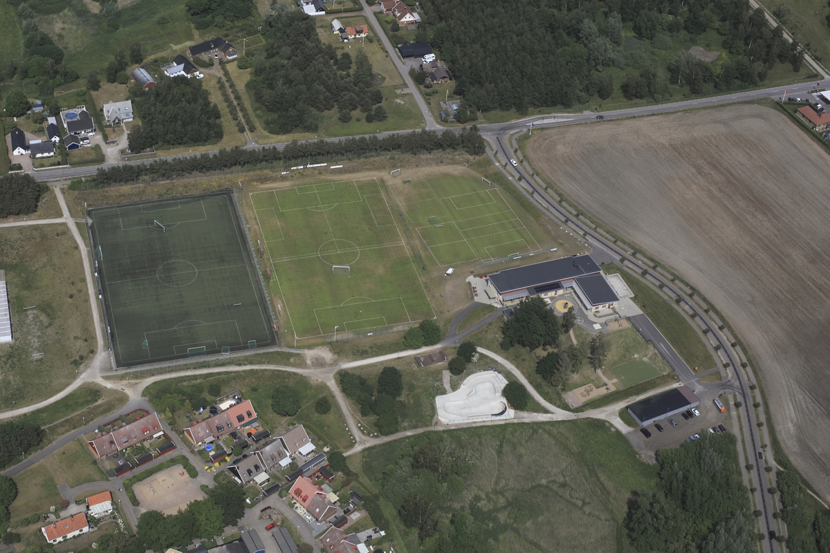 Flygbild över Häljarps IP