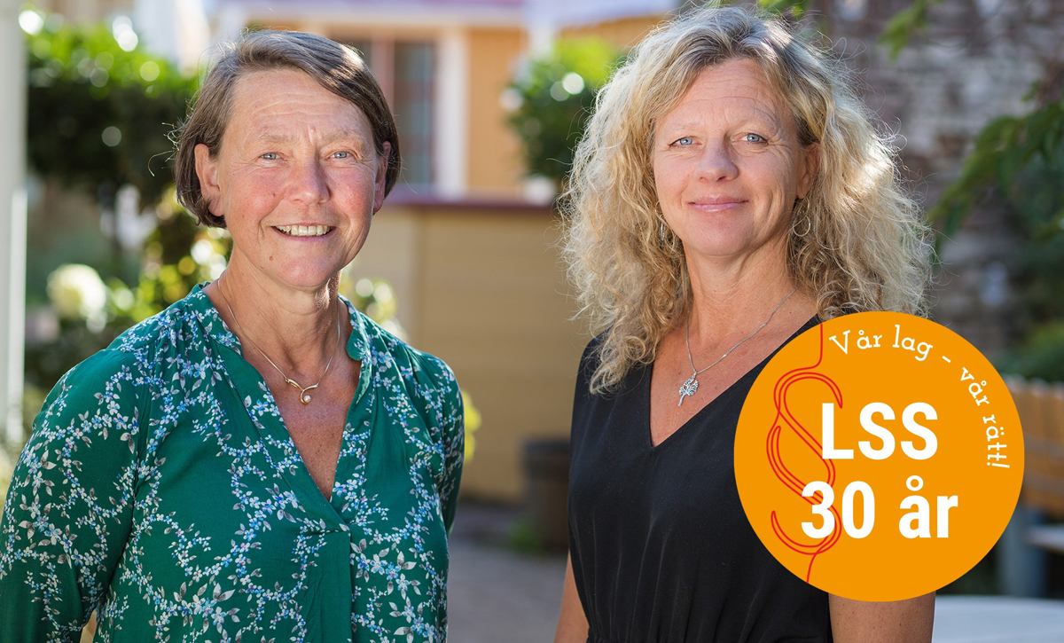 Mona Pihl och Maria Ahlqvist från Nka och LSS 30 år-märket.