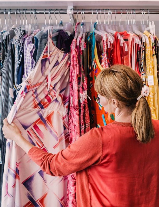 Bild på kvinna och textil